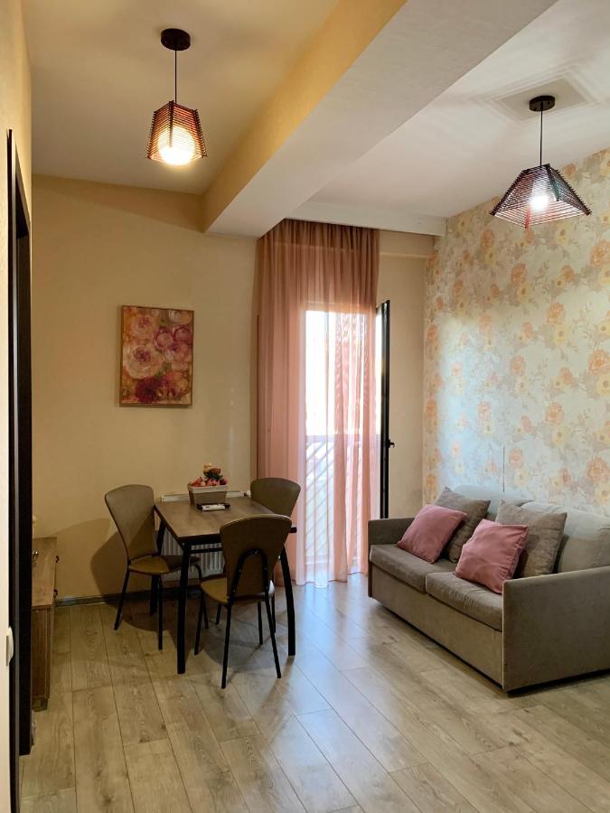 Lech Kachinski Apartment 3 Tiflis Dış mekan fotoğraf